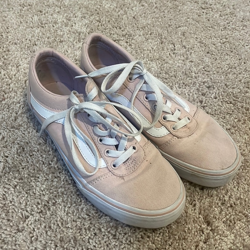 Light pink lace up vans women’s size 8
